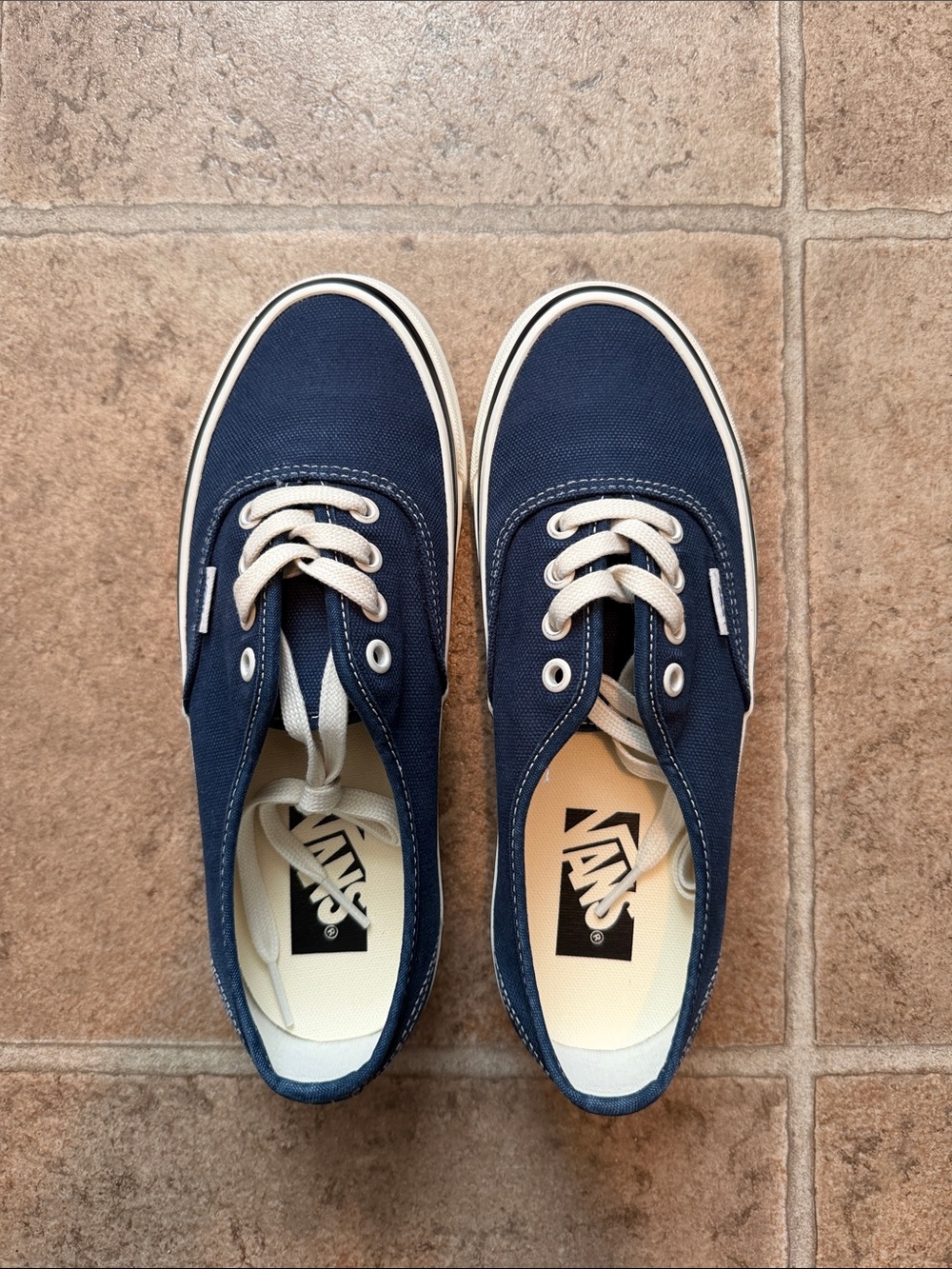 Vans authentic Navy Canvas Lace-Up Sneakers with Cream Laces. New! Size U.S. W7